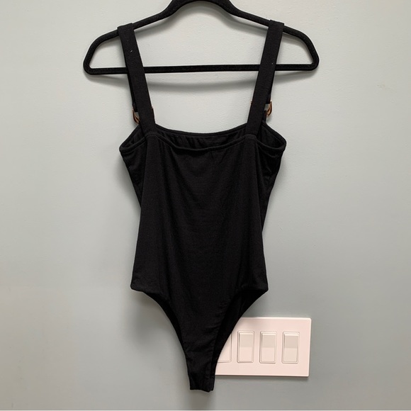 Superdown Mabelle D Ring Ribbed Bodysuit in Black size Medium - Picture 6 of 9